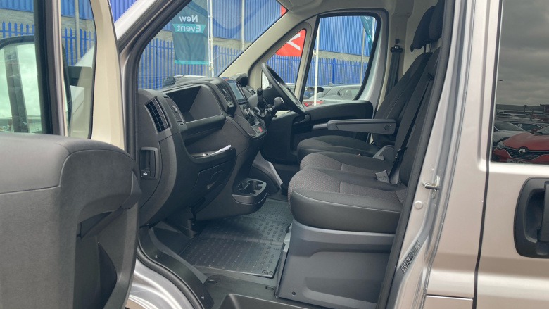 Vauxhall Movano 3500 L2 Diesel Fwd 2.2 Turbo D 140ps H2 Van Prime